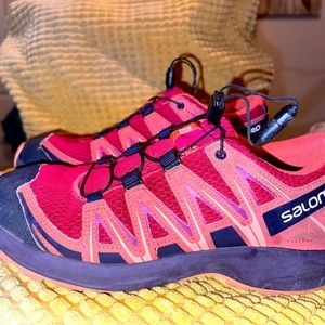Womens SALOMON XA PRO Hiking trail shoe. Great used condition! SZ 6 FREE SHIP US